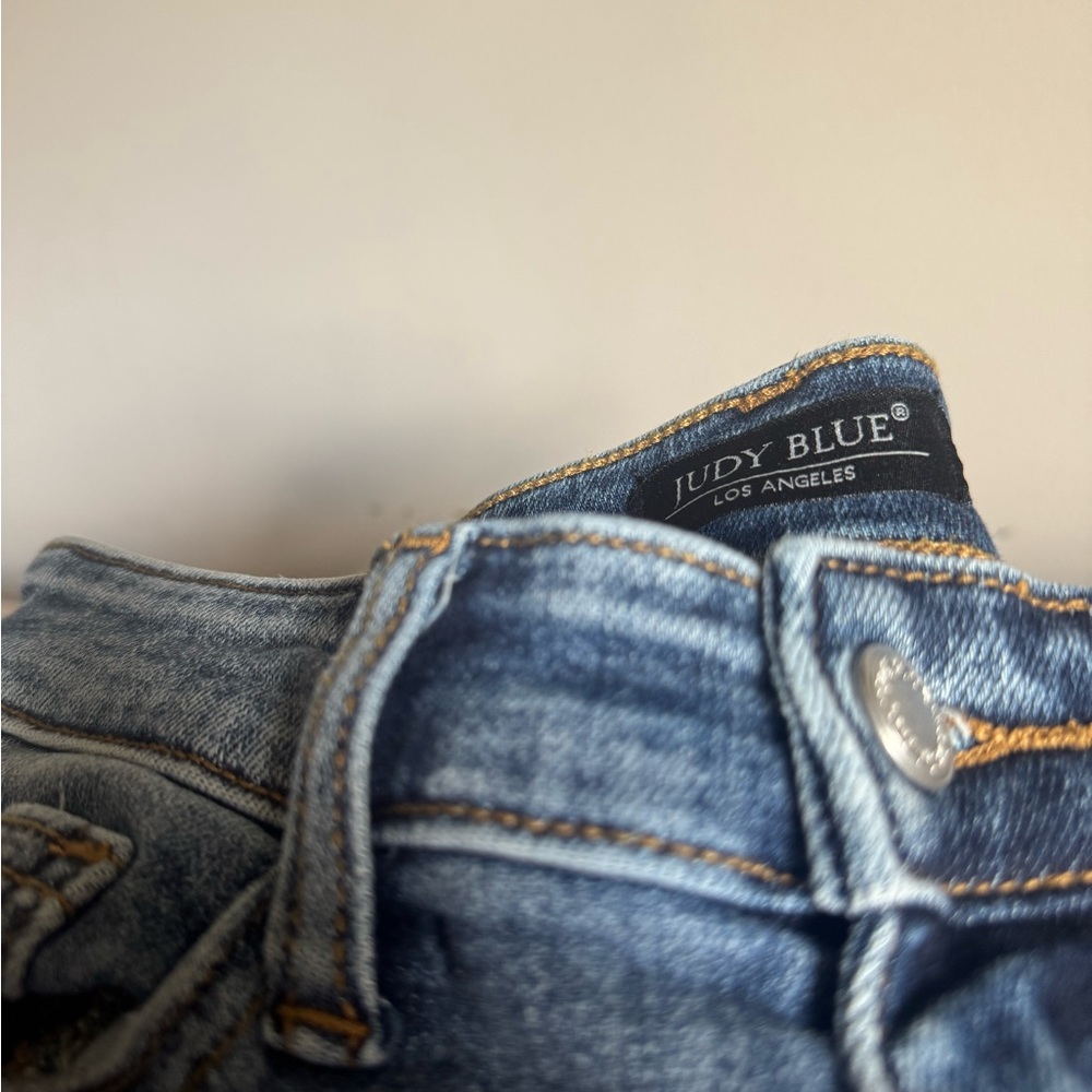 Judy Blue Slim Fit Medium Wash Jeans - Picture 8 of 9